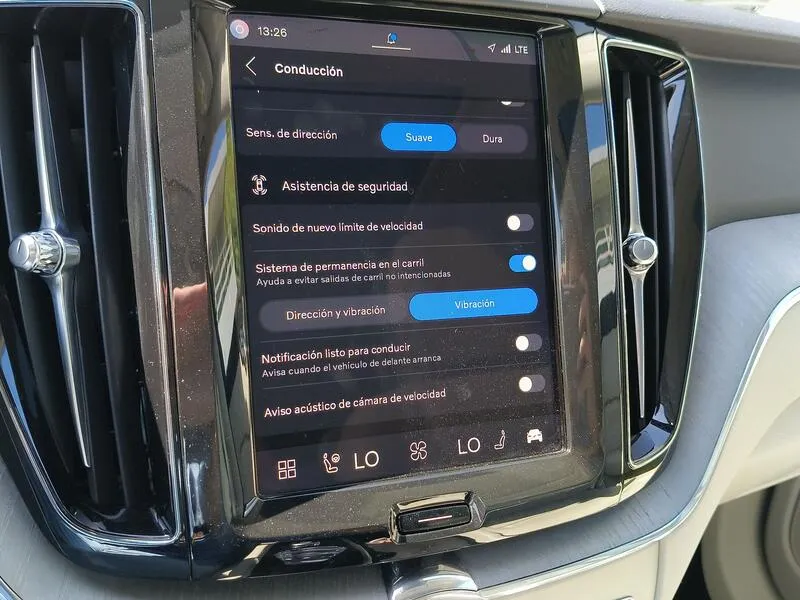 Volvo XC60 2.0 T6 AWD Recharge Plus Bright - foto 18
