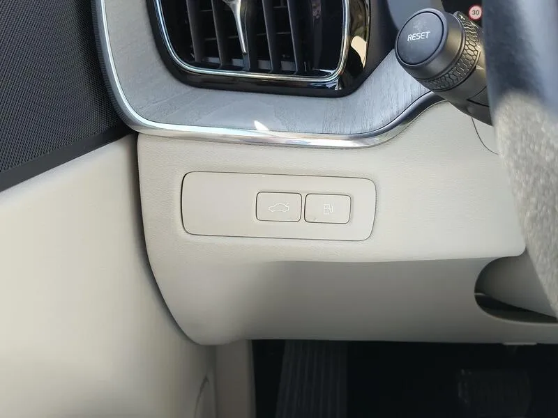 Volvo XC60 2.0 T6 AWD Recharge Plus Bright - foto 29