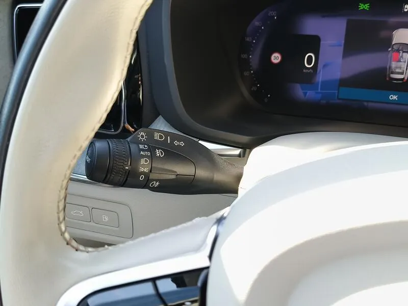 Volvo XC60 2.0 T6 AWD Recharge Plus Bright - foto 28
