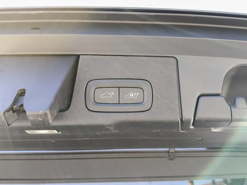 Volvo XC60 2.0 T6 AWD Recharge Plus Bright - foto 42