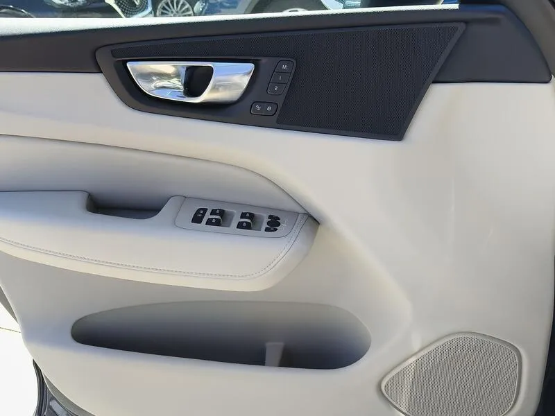 Volvo XC60 2.0 T6 AWD Recharge Plus Bright - foto 31