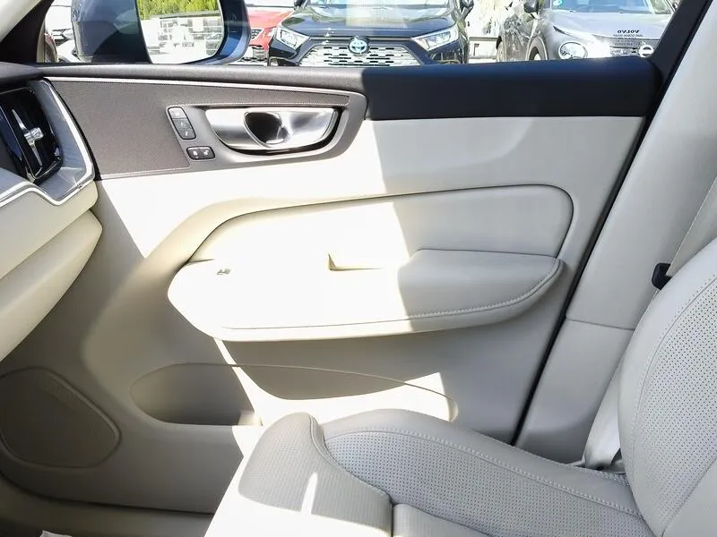 Volvo XC60 2.0 T6 AWD Recharge Plus Bright - foto 21