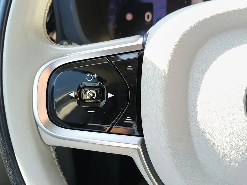 Volvo XC60 2.0 T6 AWD Recharge Plus Bright - foto 27