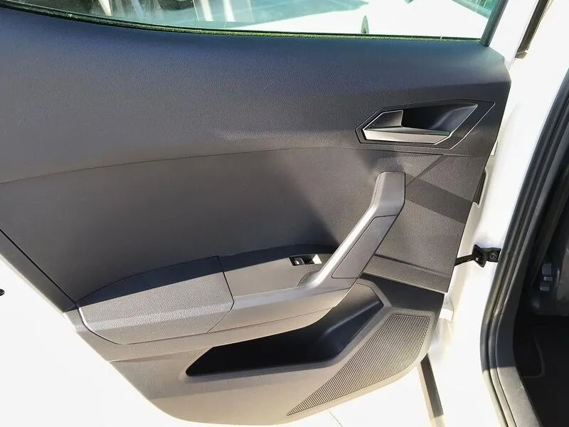 SEAT Arona 1.0 TSI Style Plus - foto 35