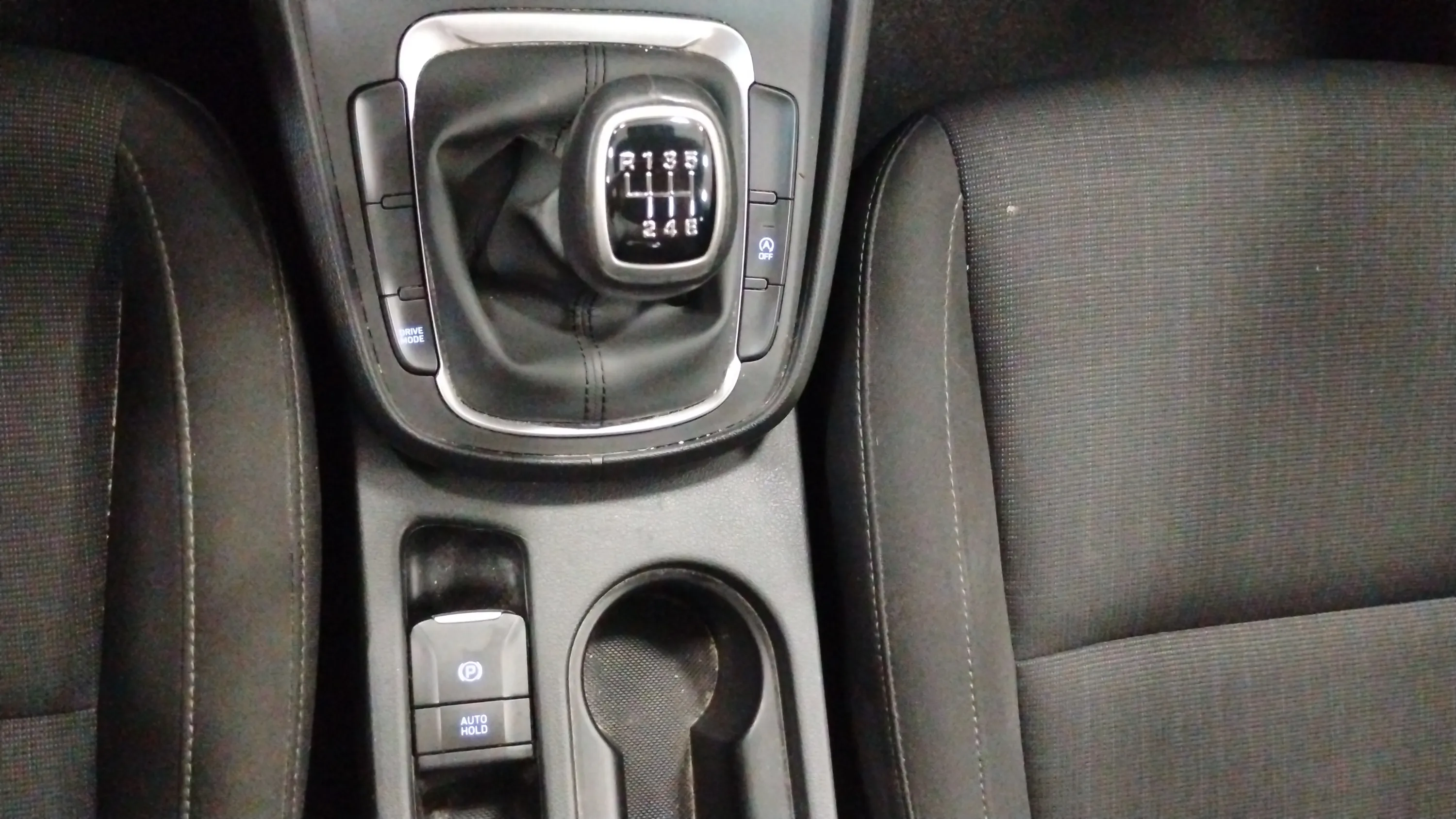 Hyundai Kona 1.0 T-GDi 48V Maxx 4x2 - foto 23