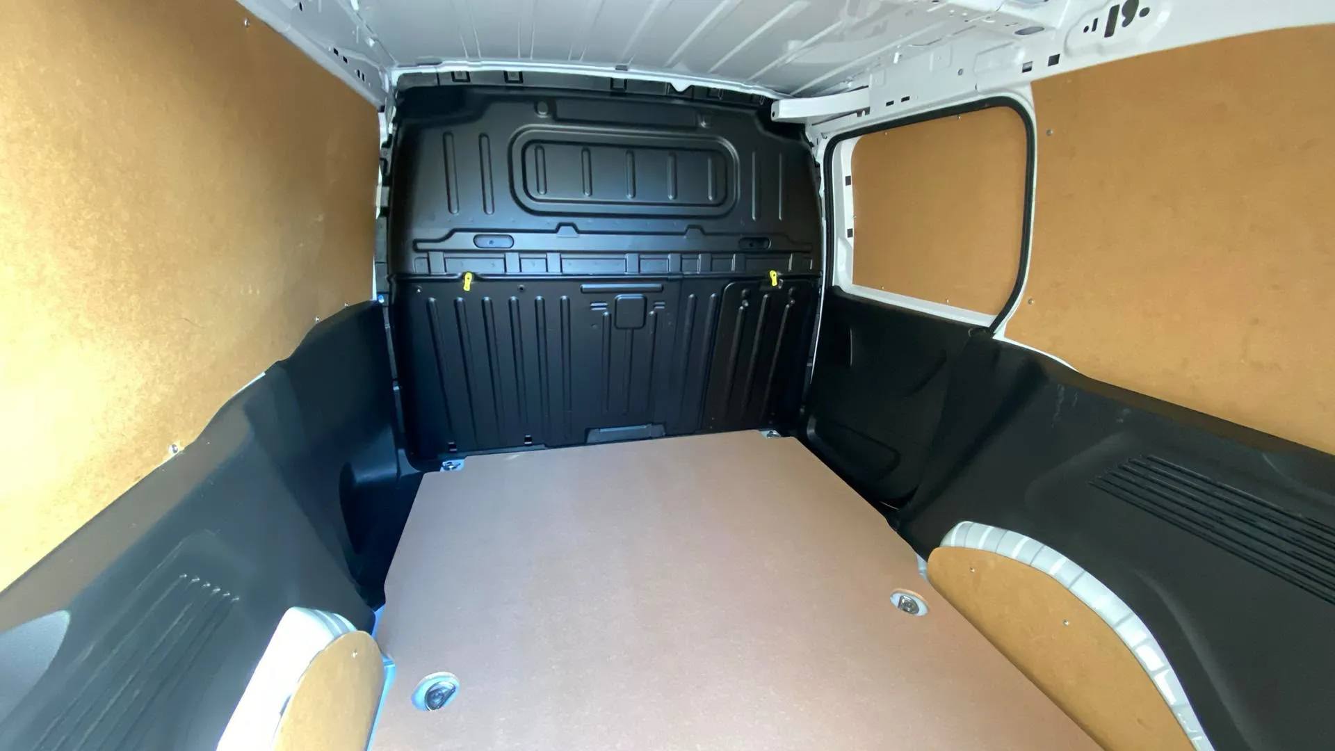 Opel Combo 1.5 Td MT6 €6.4 ebis - foto 24