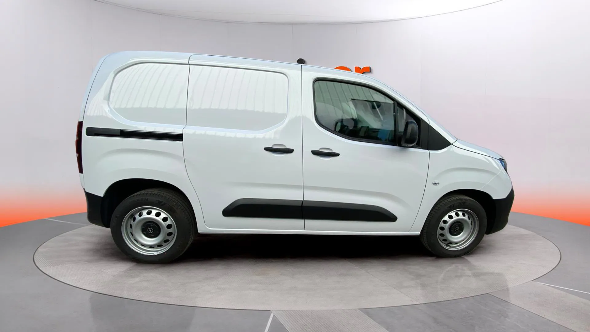 Opel Combo 1.5 Td MT6 €6.4 ebis - foto 4