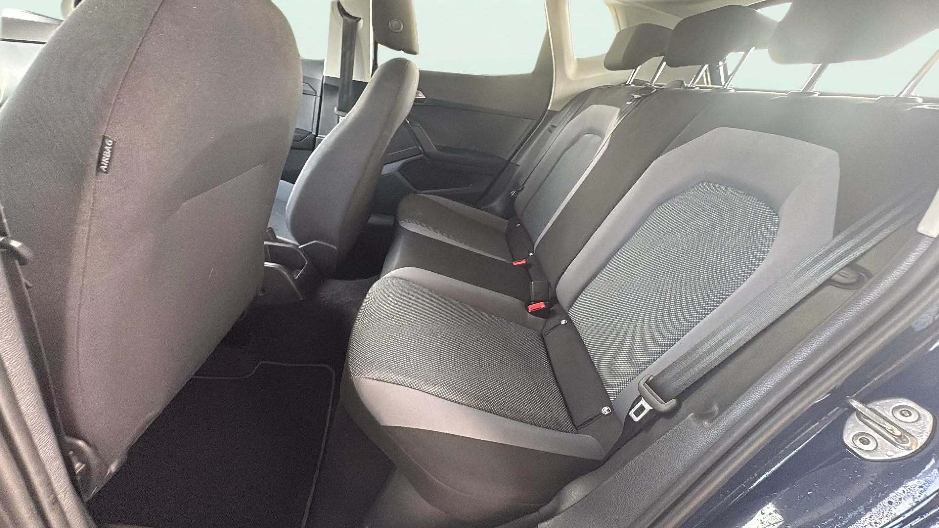 SEAT Arona 1.6 TDI Style Ecomotive - foto 25
