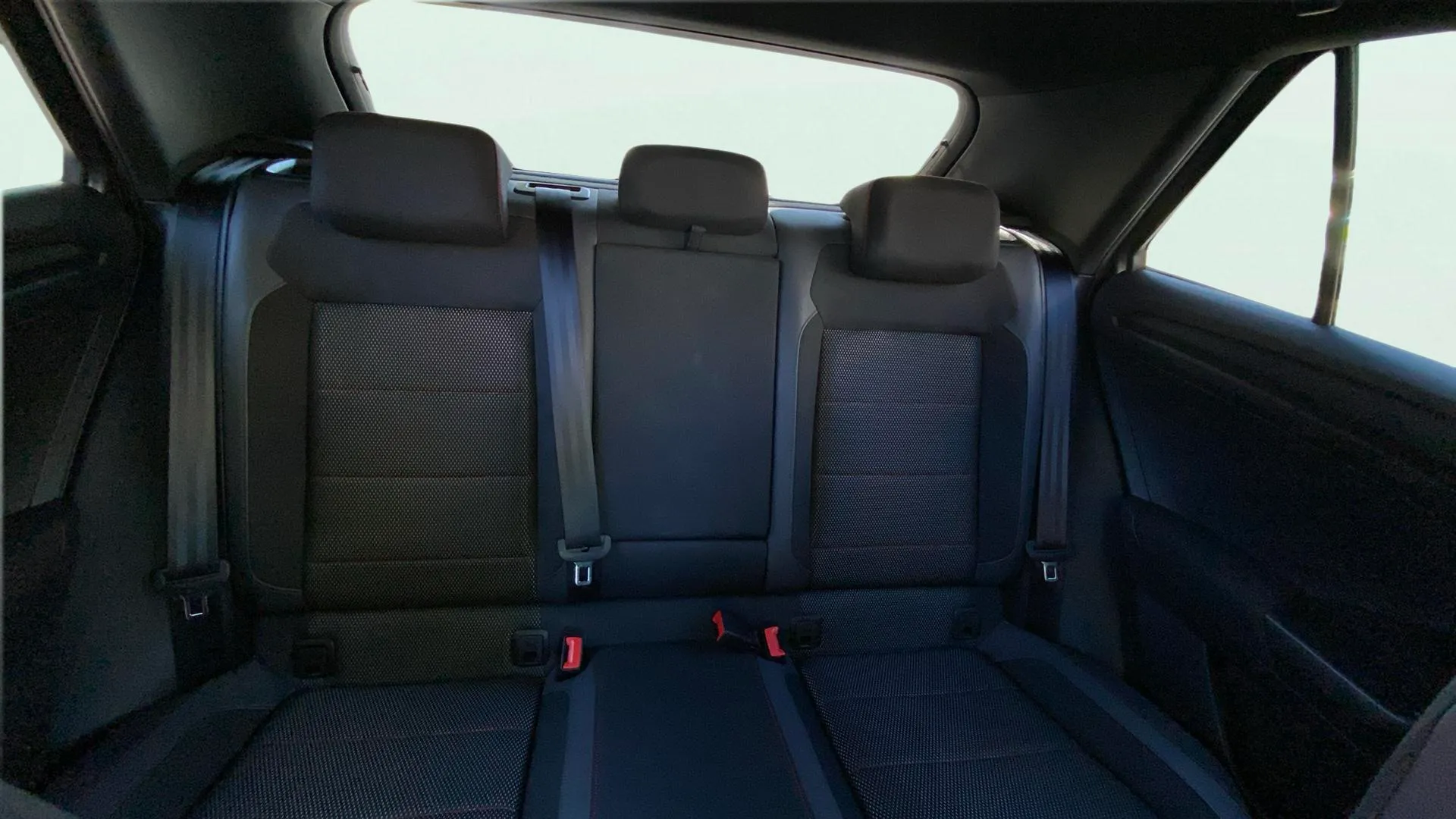 Volkswagen T-Roc Sport 1.5 TSI DSG - foto 14
