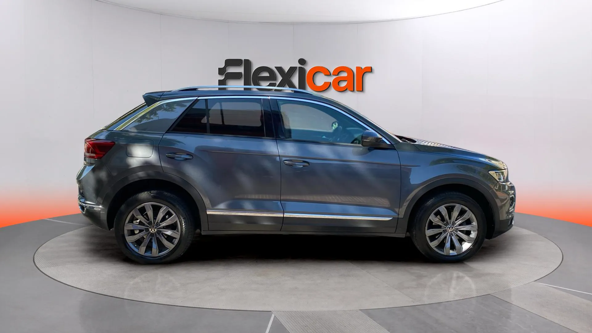 Volkswagen T-Roc Sport 1.5 TSI DSG - foto 2
