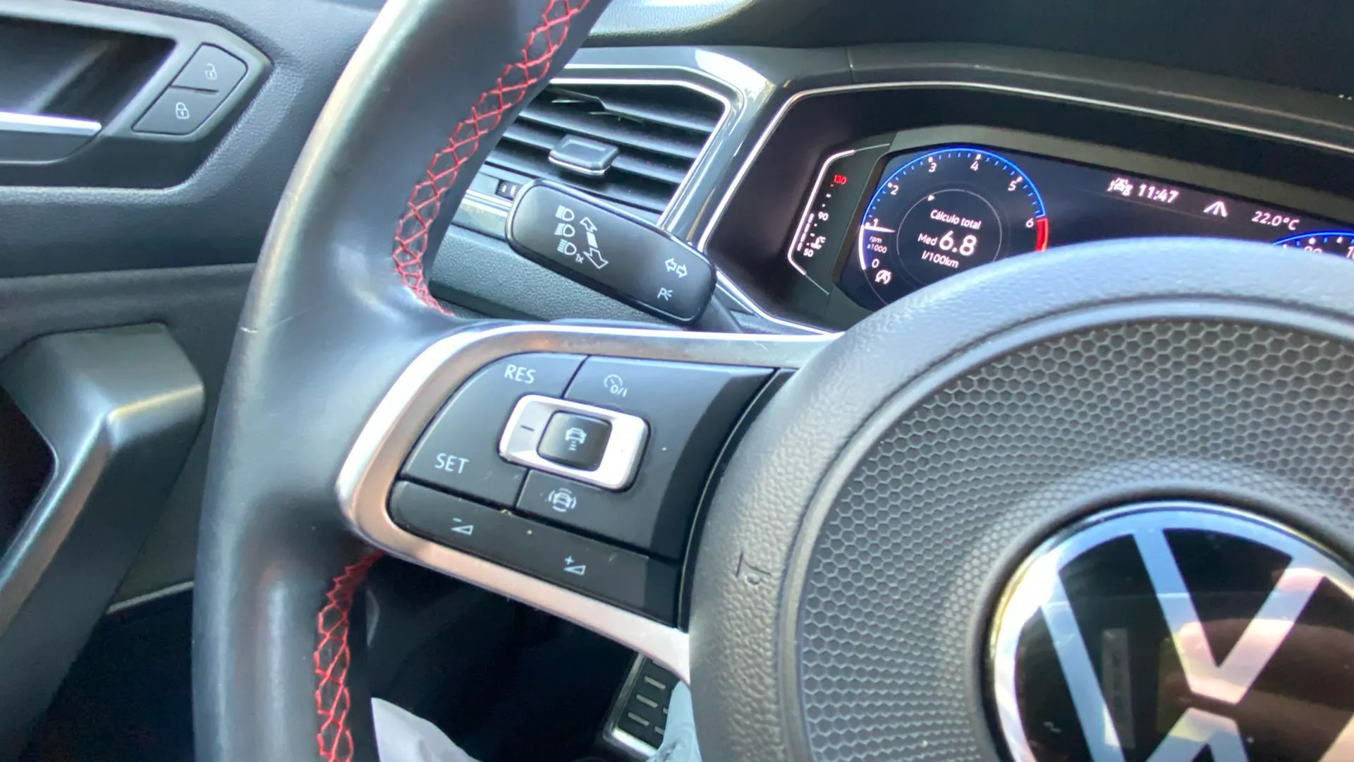 Volkswagen T-Roc Sport 1.5 TSI DSG - foto 21