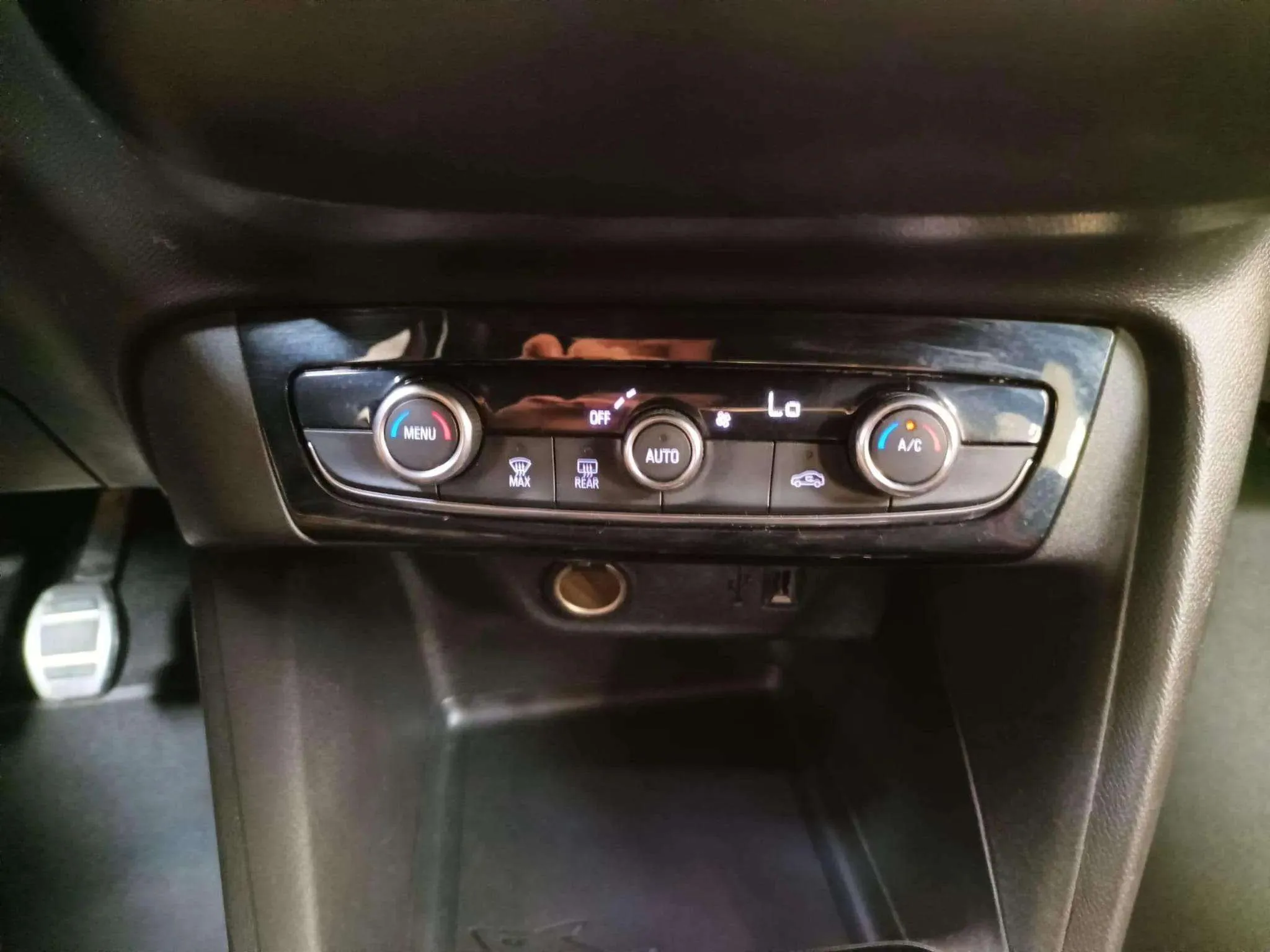 Opel Corsa 1.2T XHL Elegance - foto 11