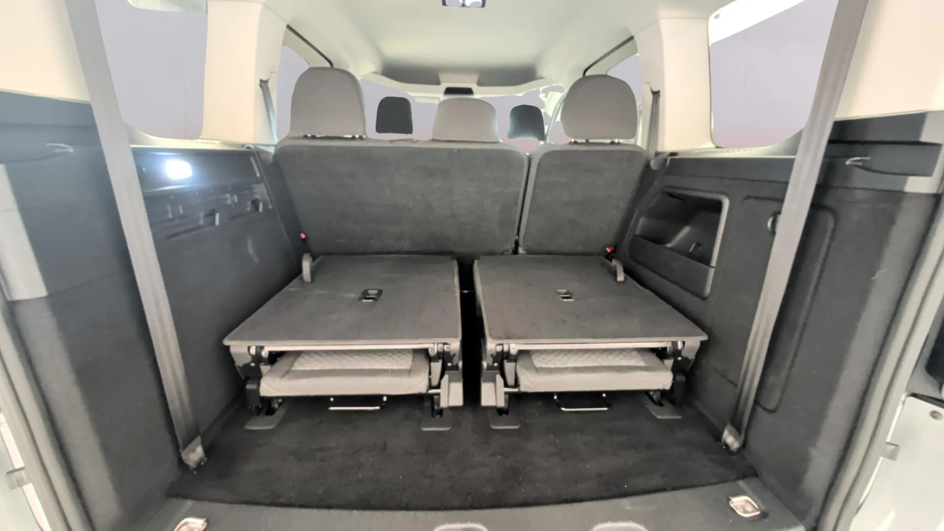 Ford Tourneo Connect 2.0 EcoBlue Sport - foto 20