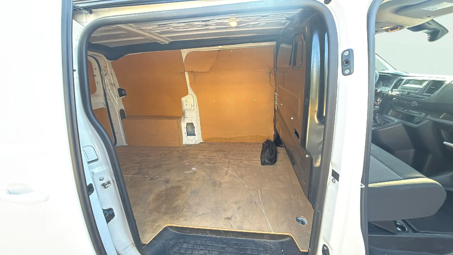 Citroën Jumpy DC Abatible Talla M BlueHDi 120 - foto 17