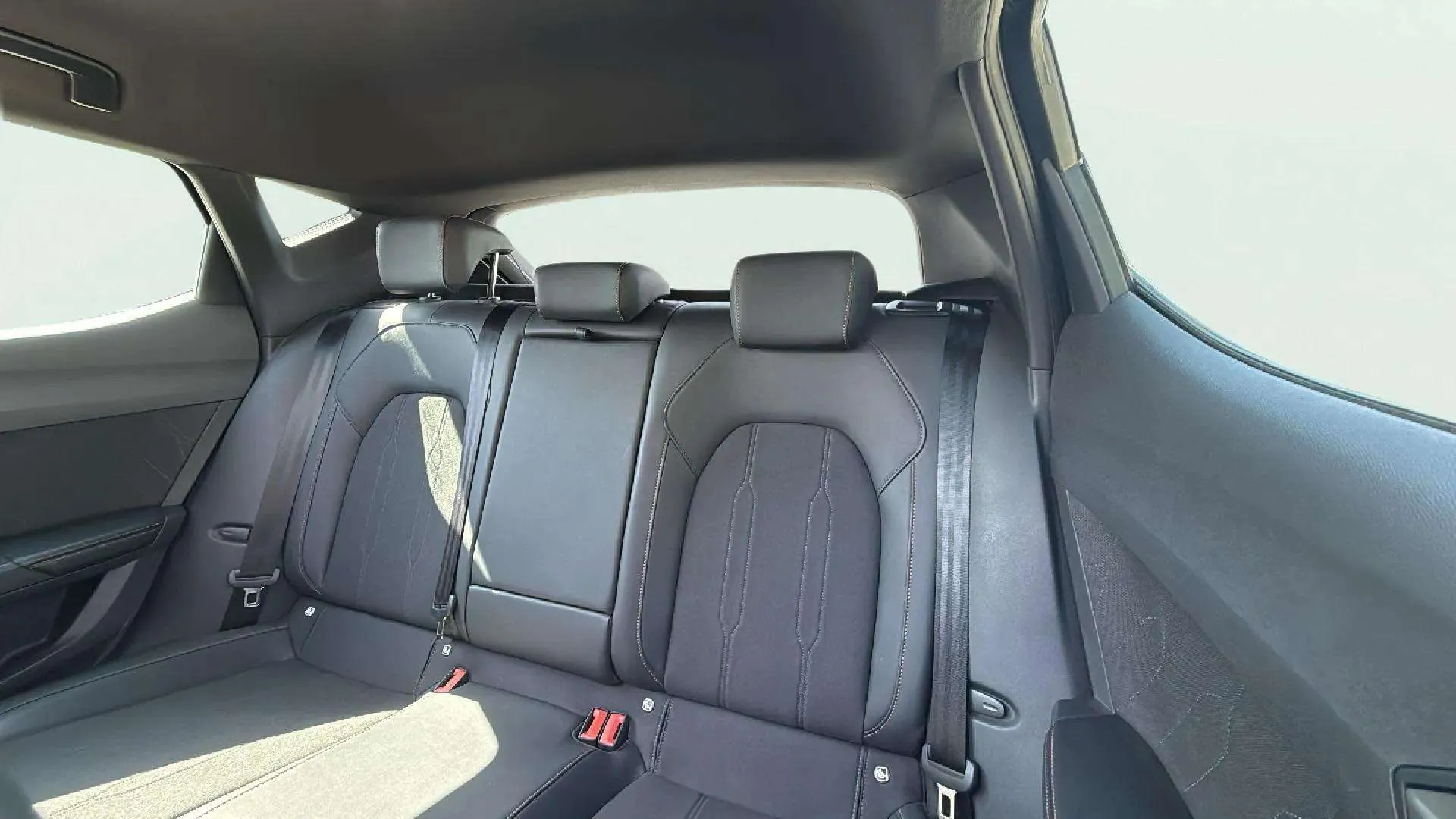 Cupra León 1.5 eTSI DSG Tech Edition - foto 18