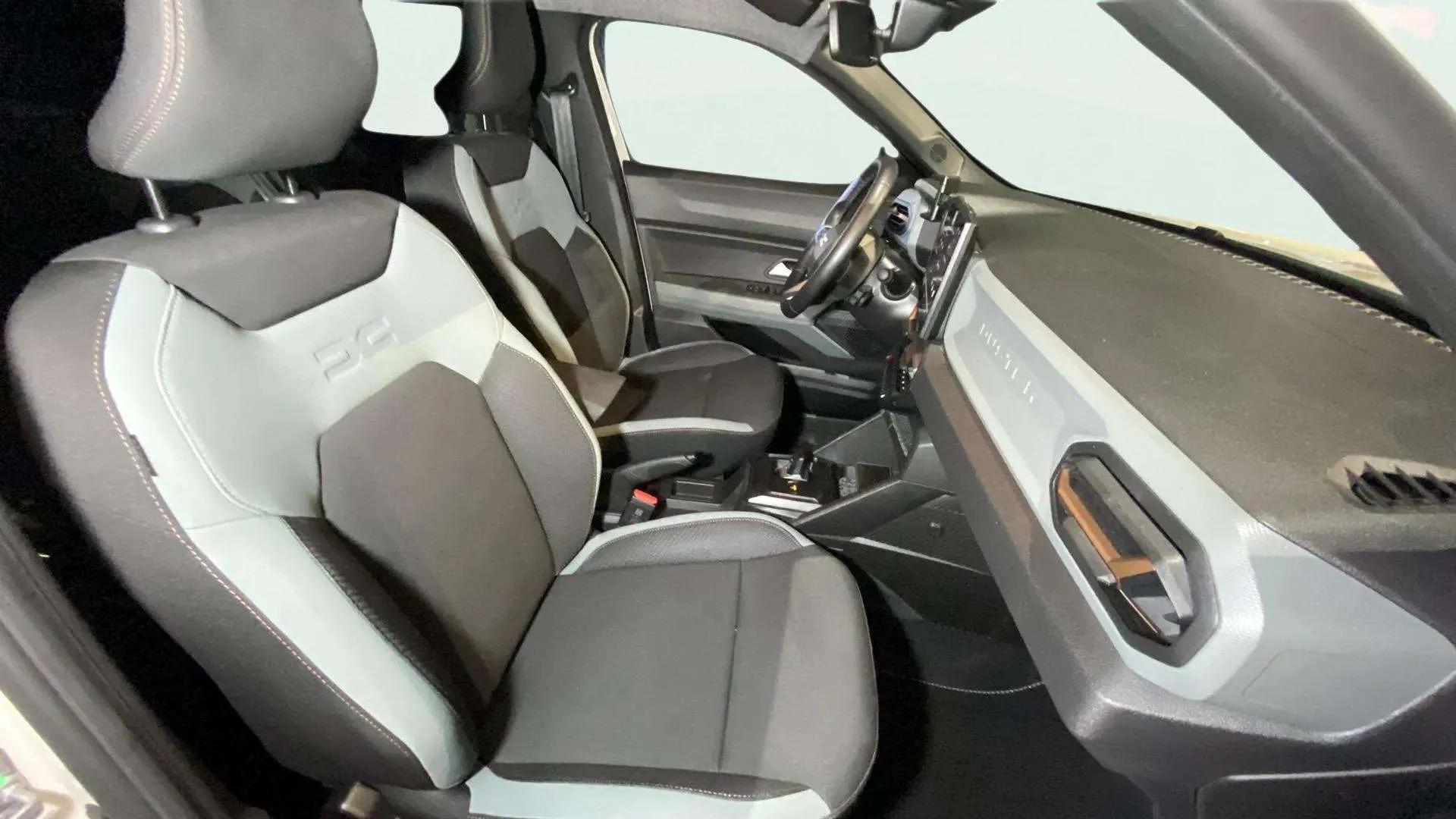 Dacia Duster Extreme Hybrid 4x2 - foto 16