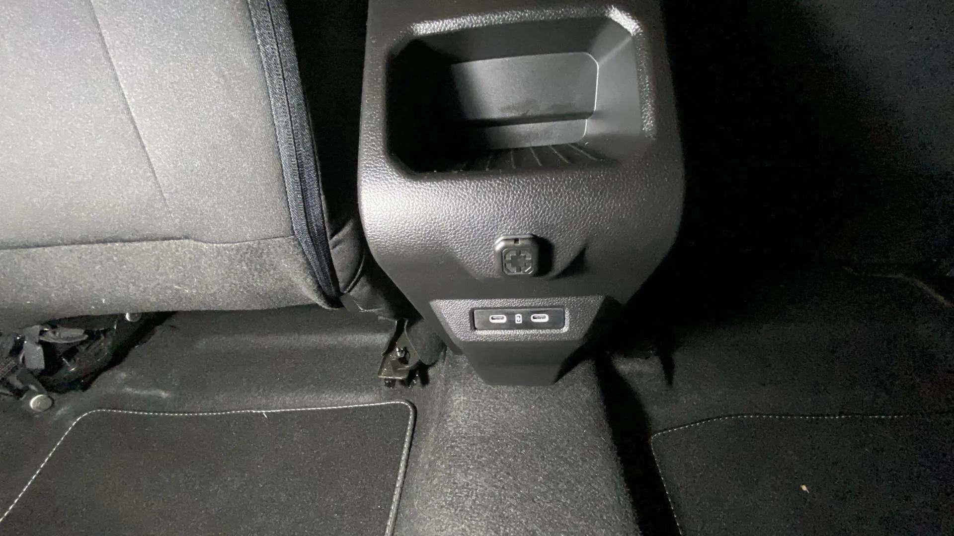 Dacia Duster Extreme Hybrid 4x2 - foto 33