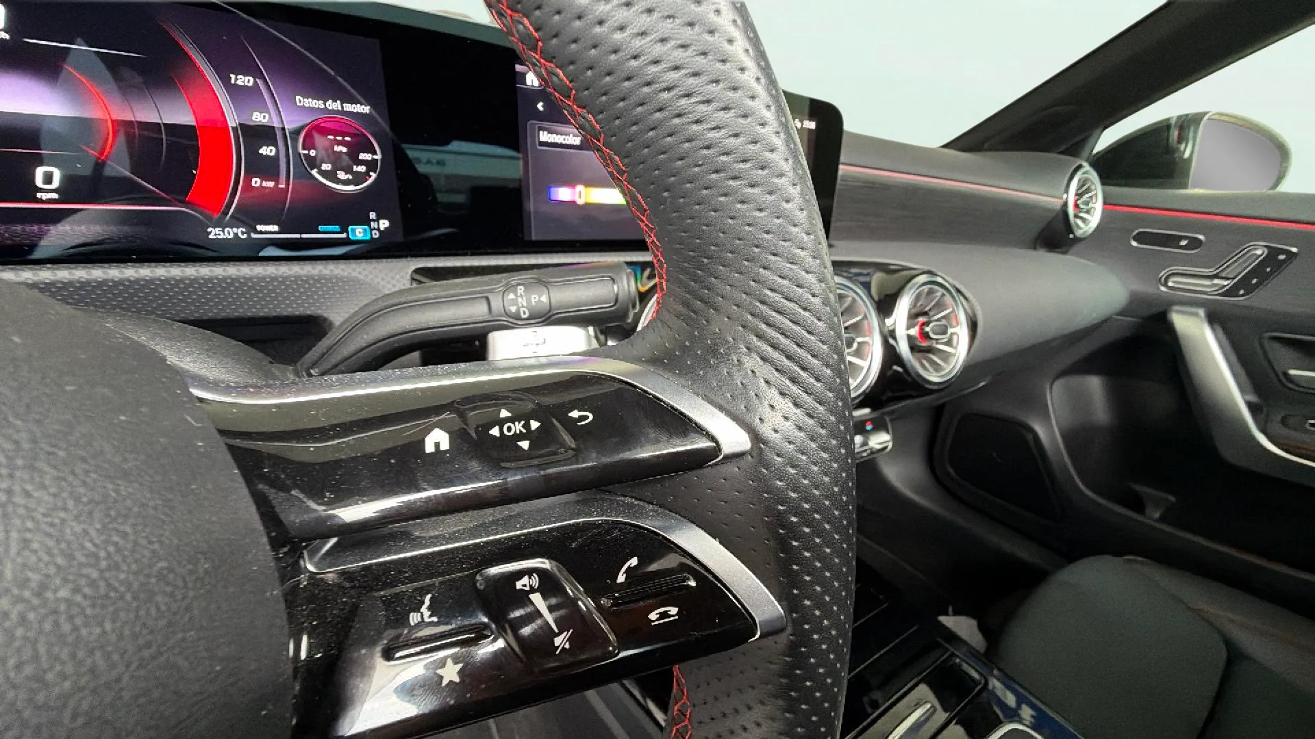 Mercedes-Benz Clase A A 180 Sedán - foto 18