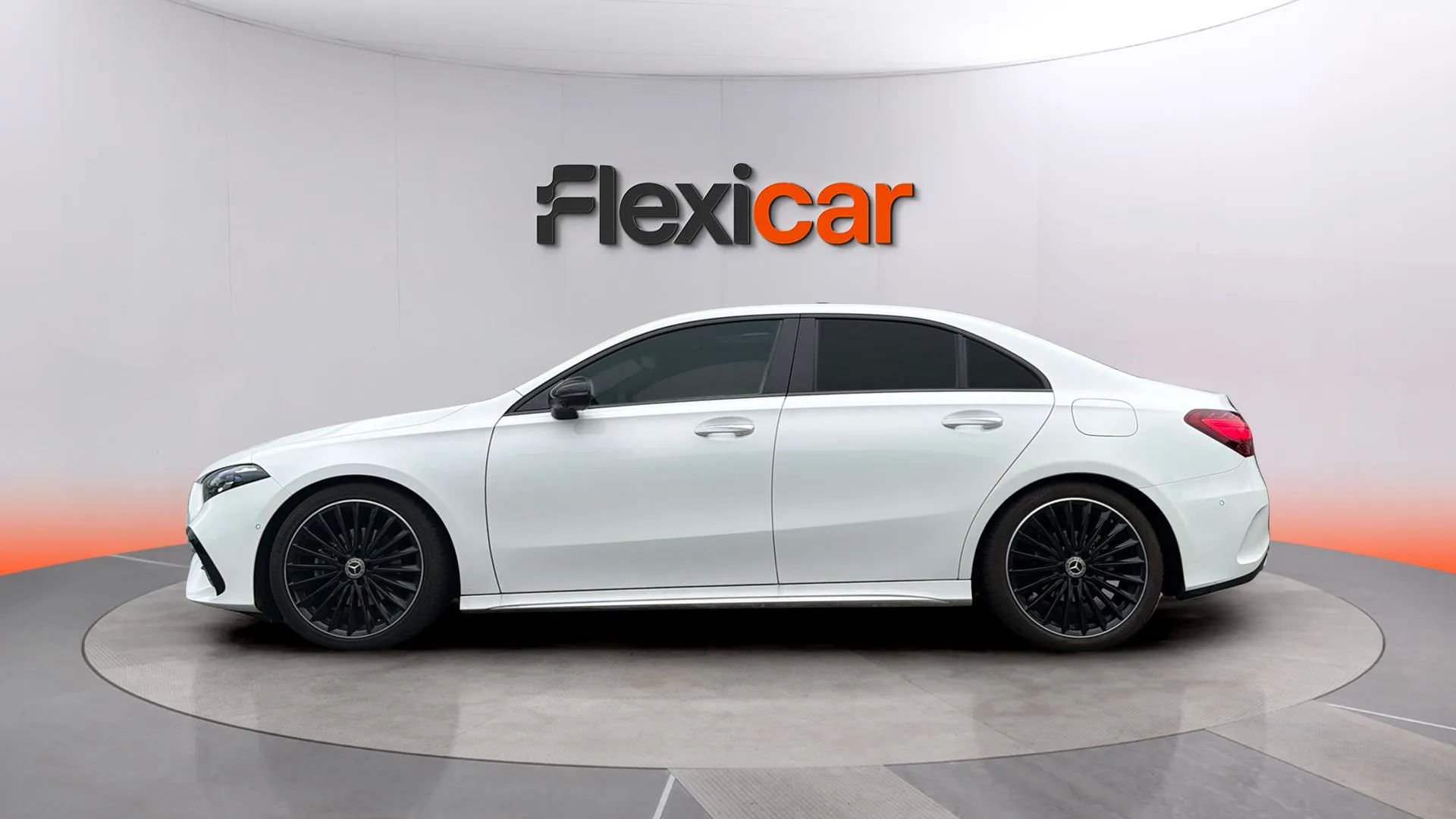 Mercedes-Benz Clase A A 180 Sedán - foto 4