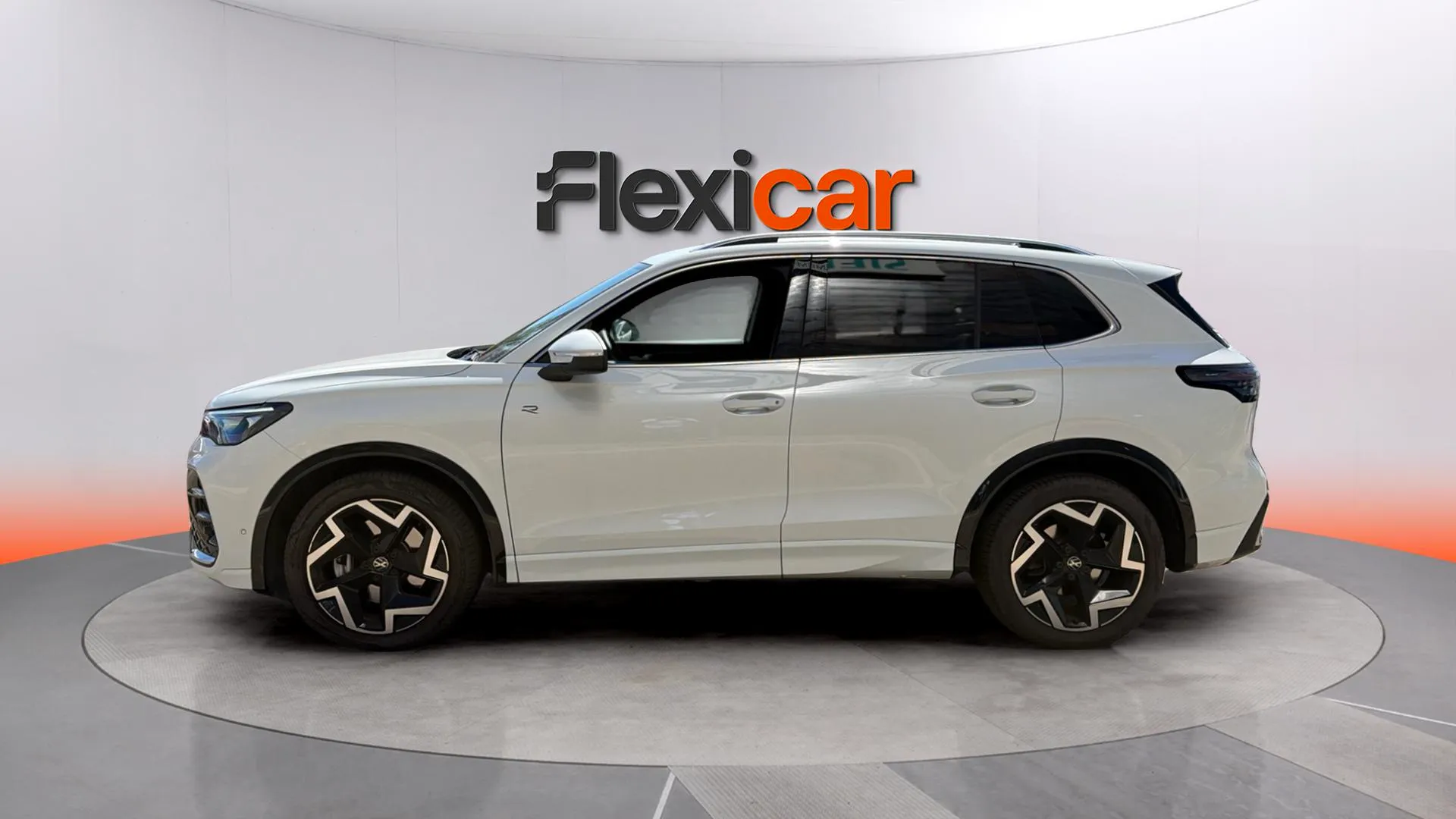 Volkswagen Tiguan R-Line 2.0 TDI DSG - foto 4
