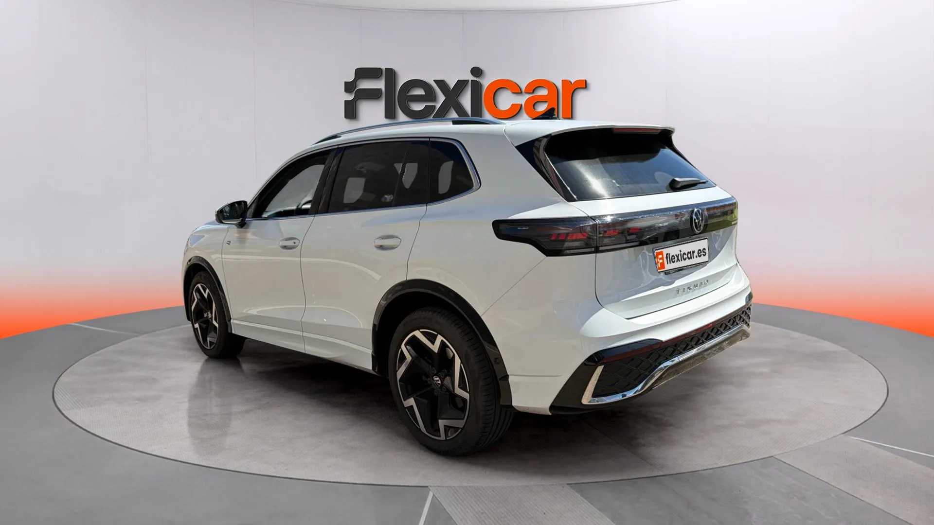 Volkswagen Tiguan R-Line 2.0 TDI DSG - foto 5