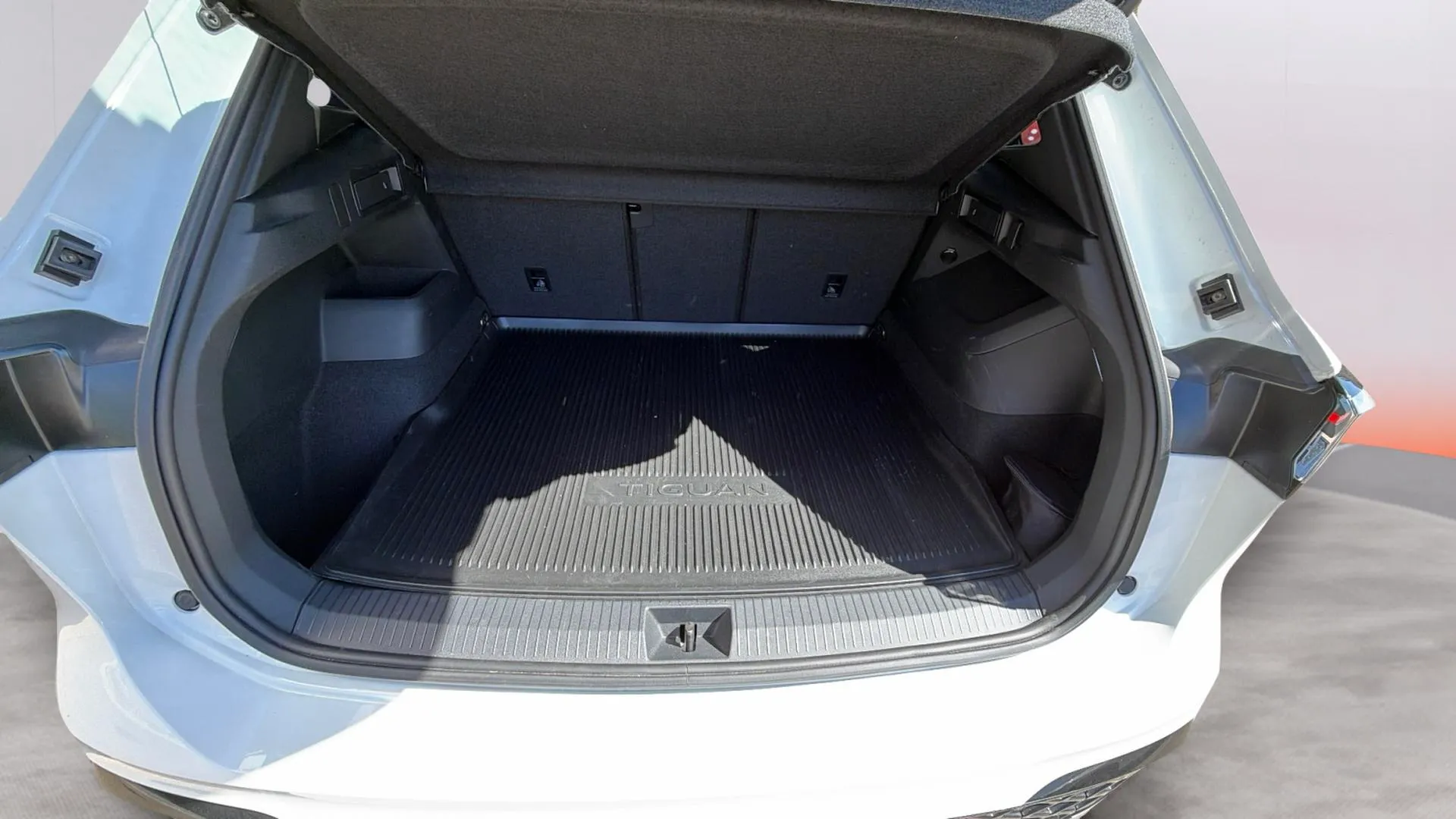 Volkswagen Tiguan R-Line 2.0 TDI DSG - foto 23