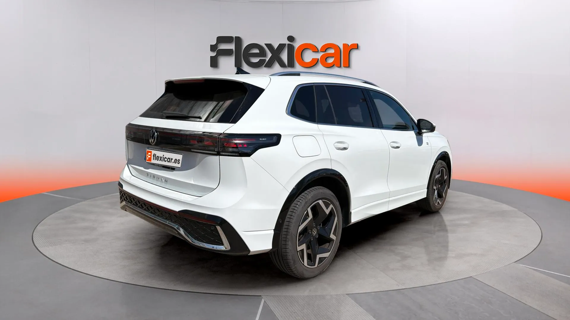 Volkswagen Tiguan R-Line 2.0 TDI DSG - foto 7