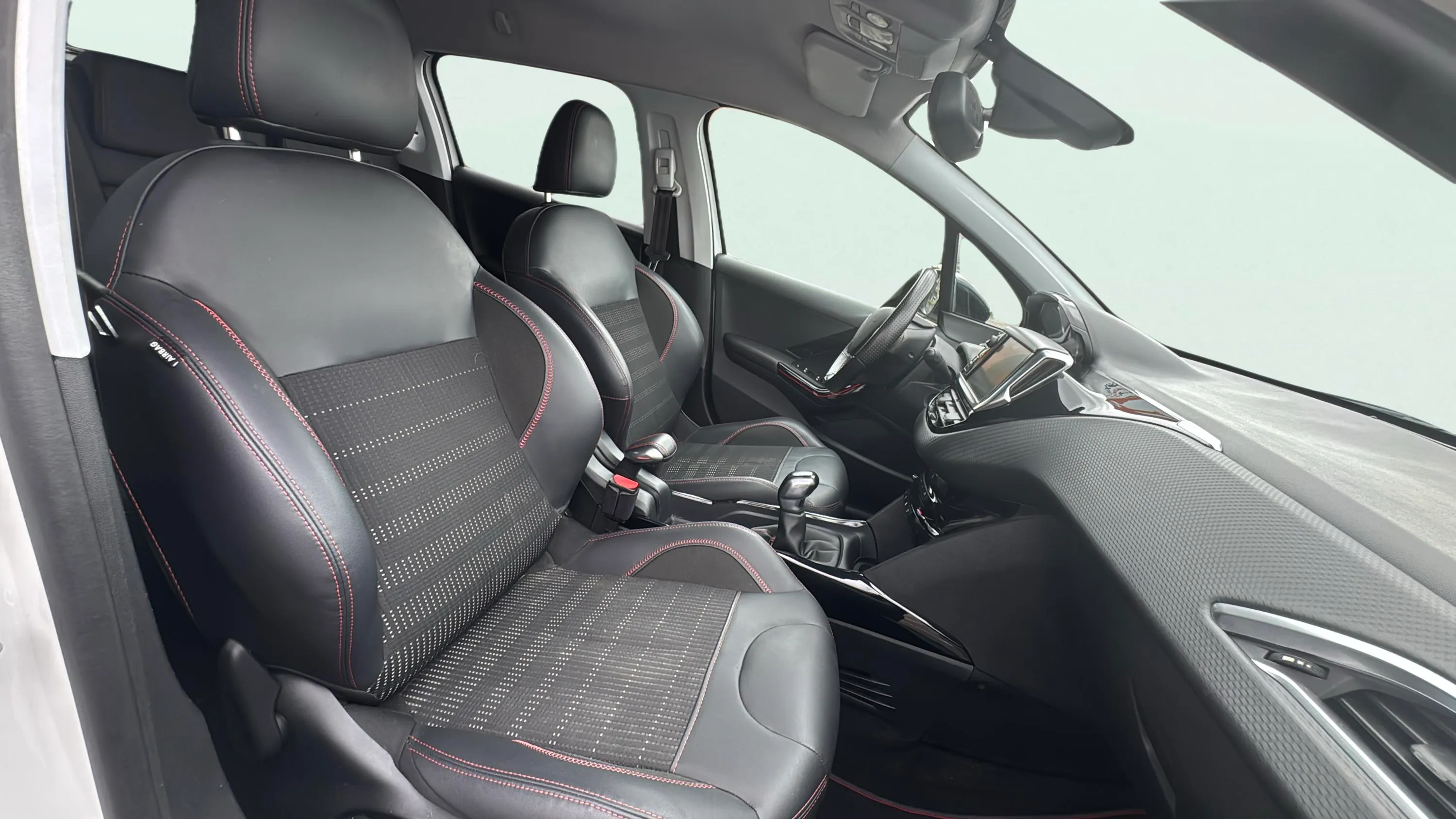 Peugeot 2008 GT Line BlueHDi 100 - foto 13