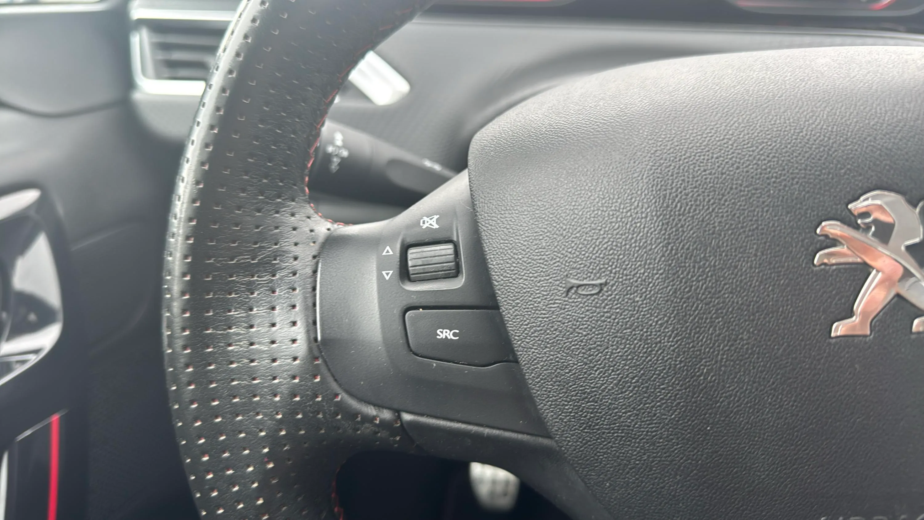 Peugeot 2008 GT Line BlueHDi 100 - foto 16