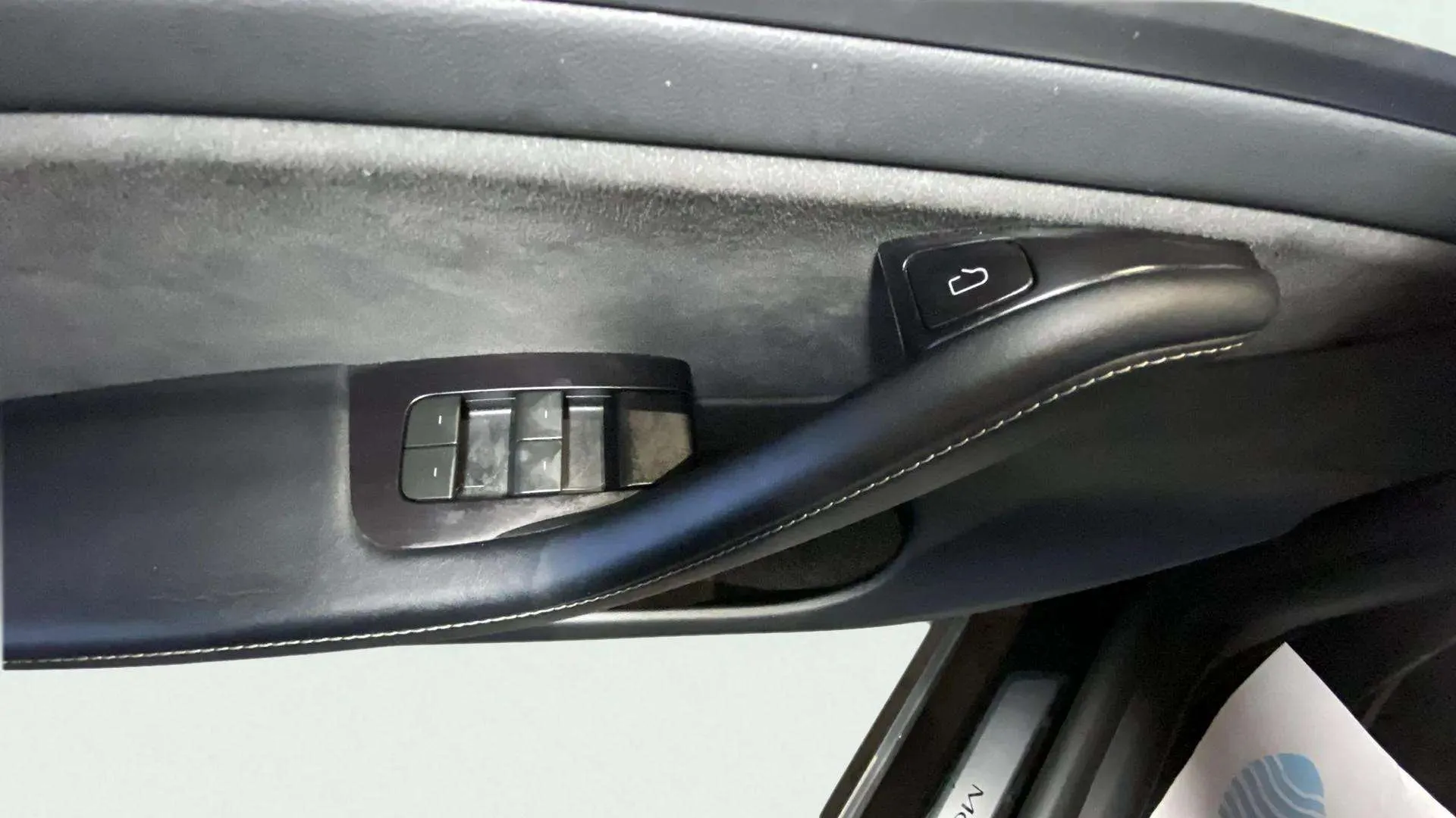 Tesla Model Y Gran Autonomía 4WD - foto 24