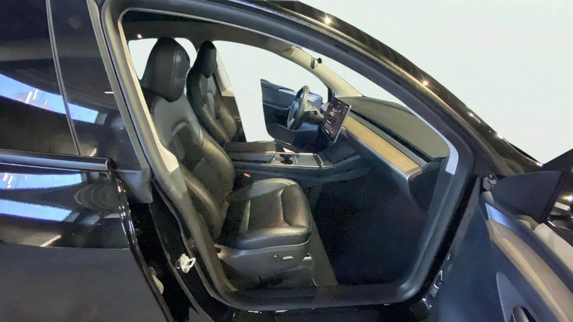 Tesla Model Y Gran Autonomía 4WD - foto 16