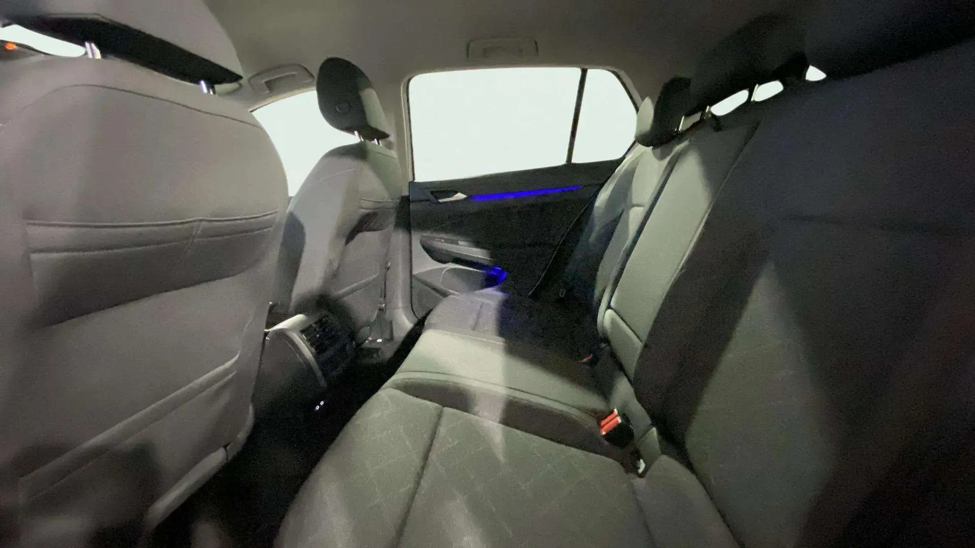 Volkswagen Golf 2.0 TDI DSG - foto 17