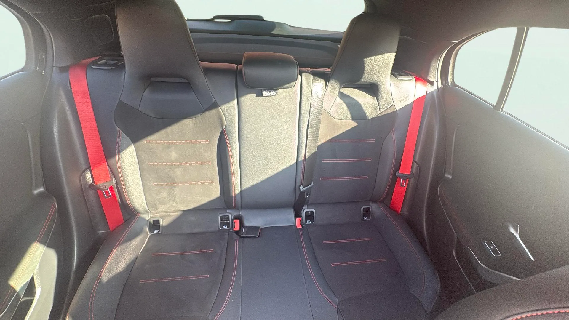 Mercedes-Benz Clase A Mercedes-AMG A 35 4MATIC+ - foto 16