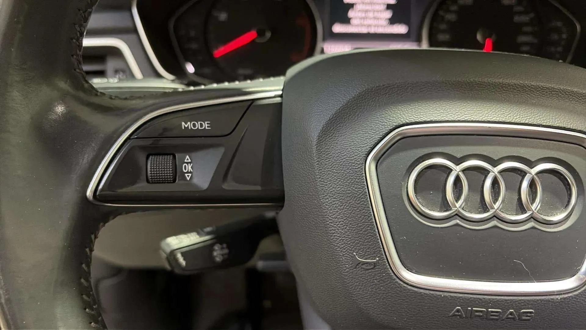 Audi A4 Avant 2.0 TDI - foto 19
