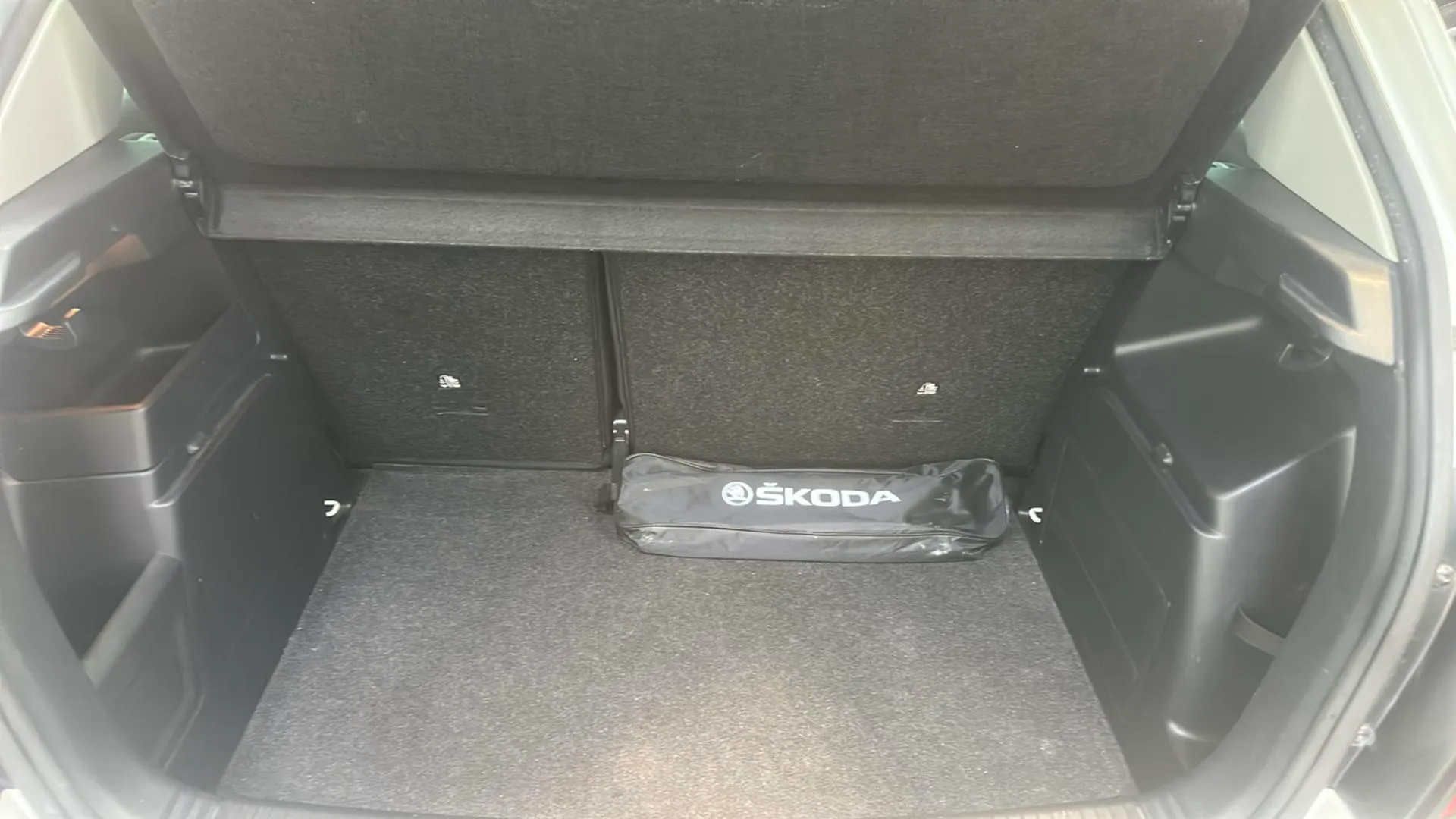 Škoda Fabia 1.0 TSI Ambition - foto 12