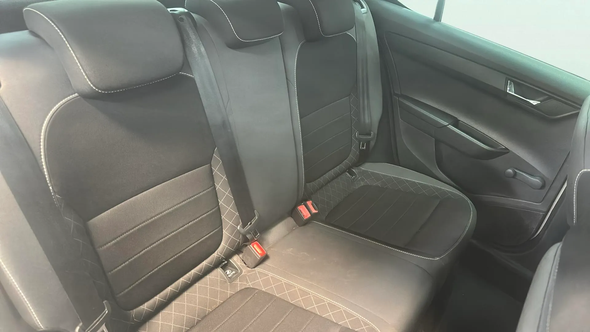 Škoda Fabia 1.0 TSI Ambition - foto 10