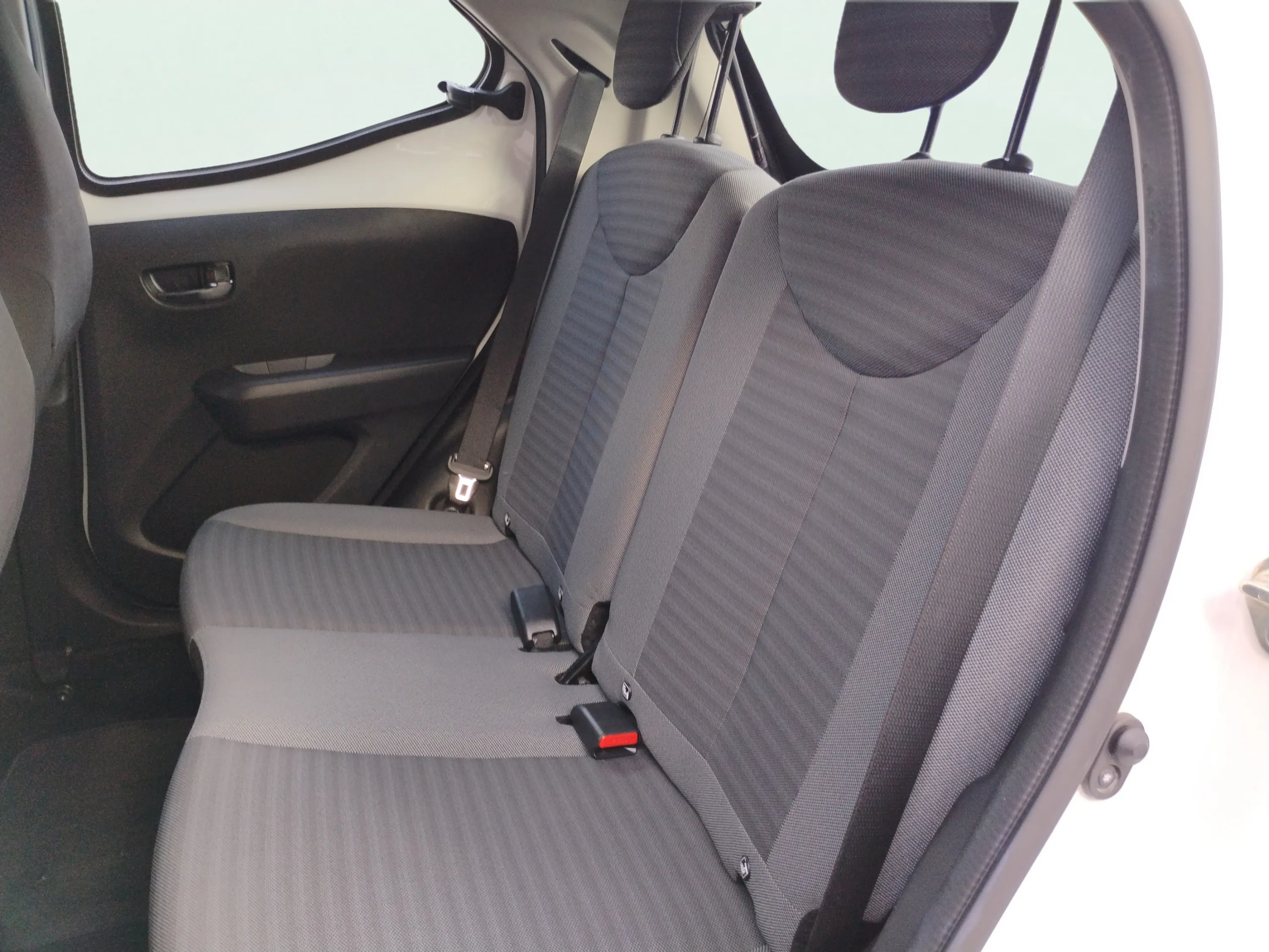 Toyota Aygo 1.0 70 x-play - foto 22