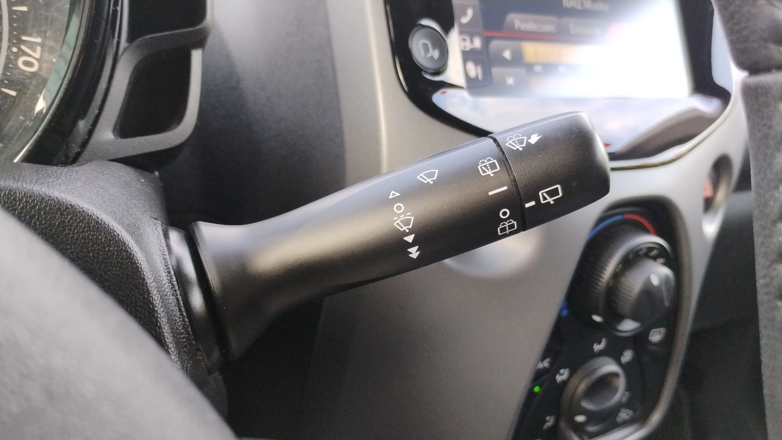 Toyota Aygo 1.0 70 x-play - foto 16