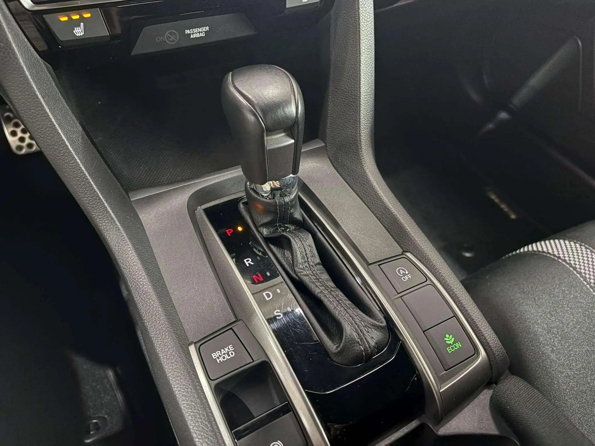 Honda Civic 1.0 I-VTEC Turbo CVT Elegance NAV - foto 18