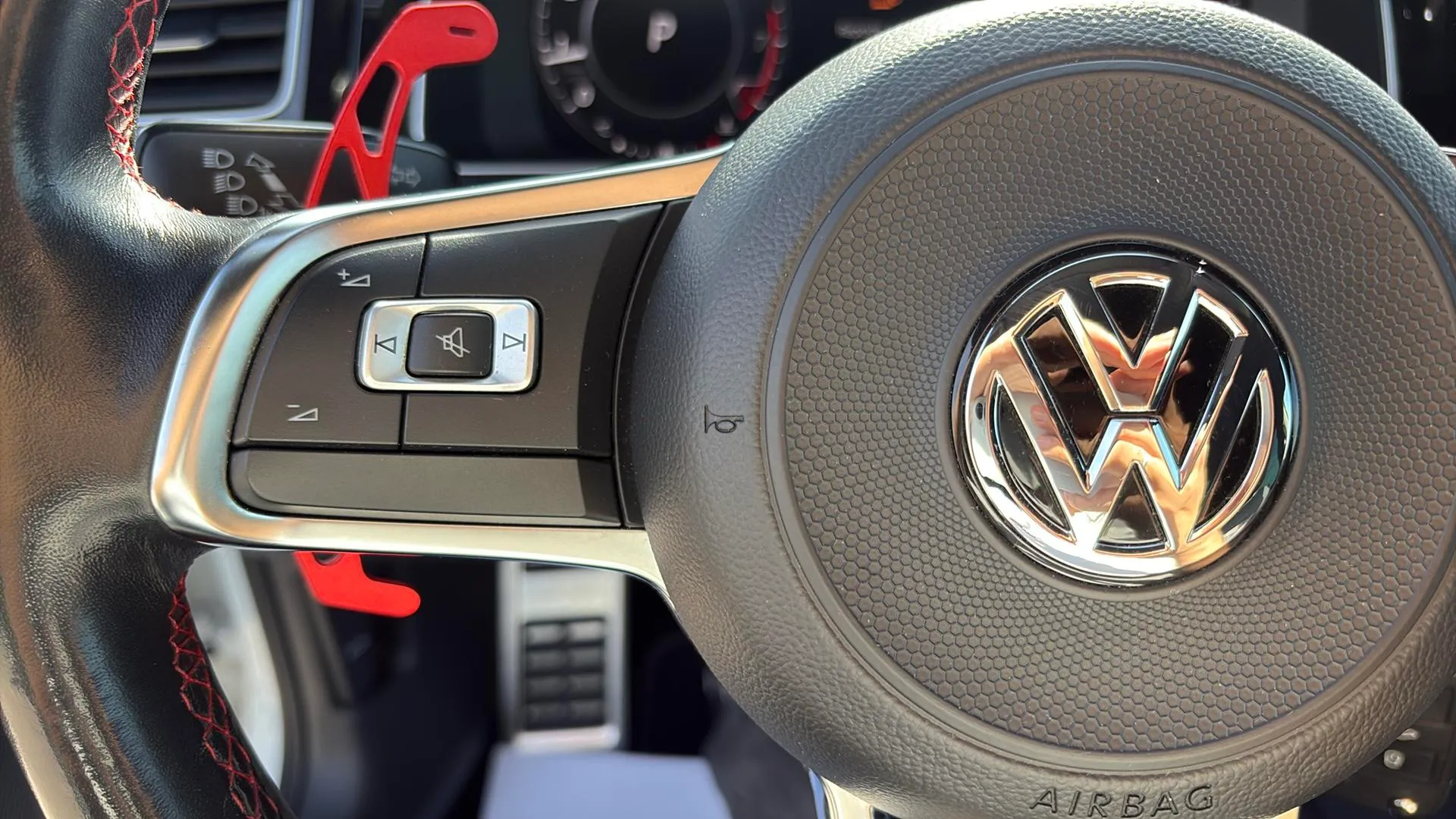 Volkswagen Golf GTI Performance 2.0 TSI DSG - foto 11