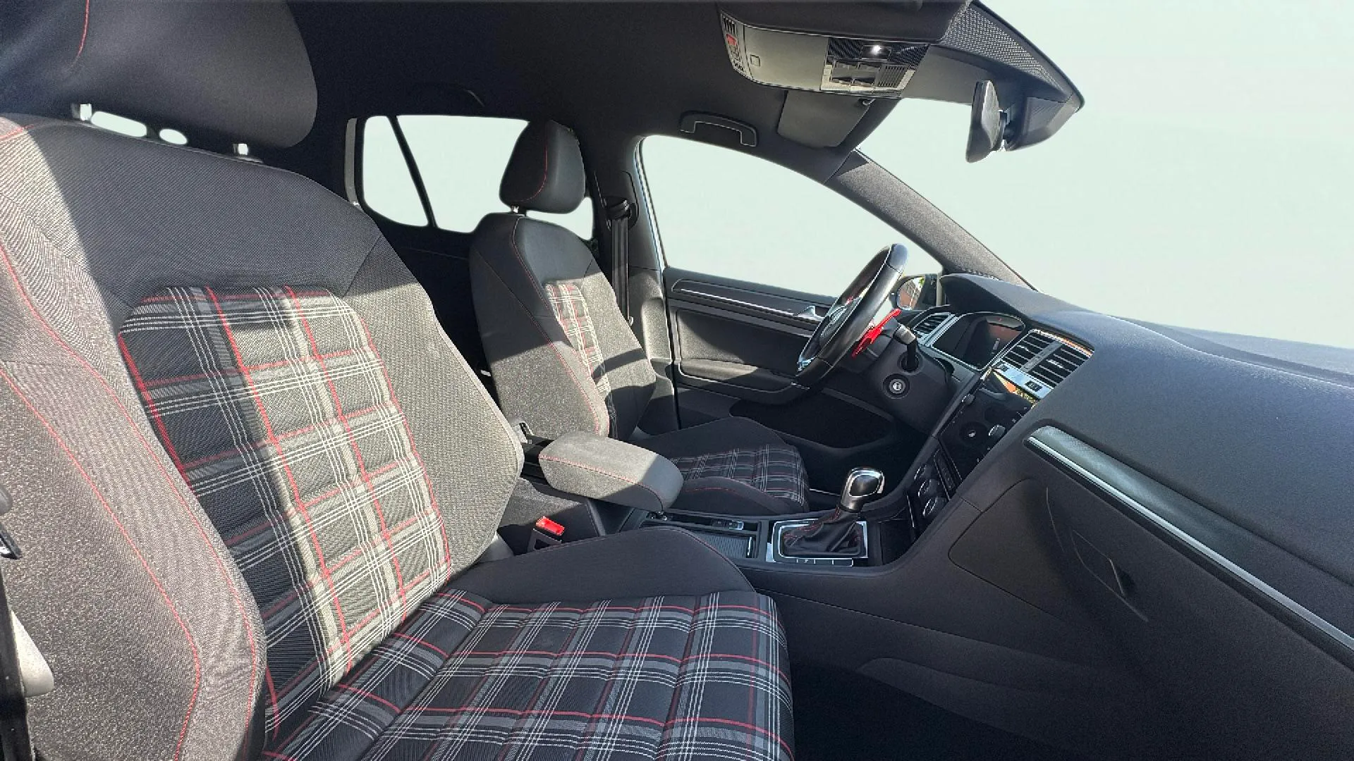 Volkswagen Golf GTI Performance 2.0 TSI DSG - foto 17