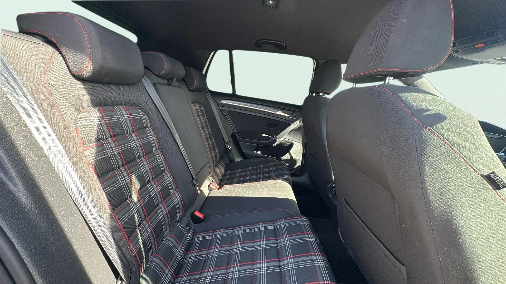 Volkswagen Golf GTI Performance 2.0 TSI DSG - foto 18