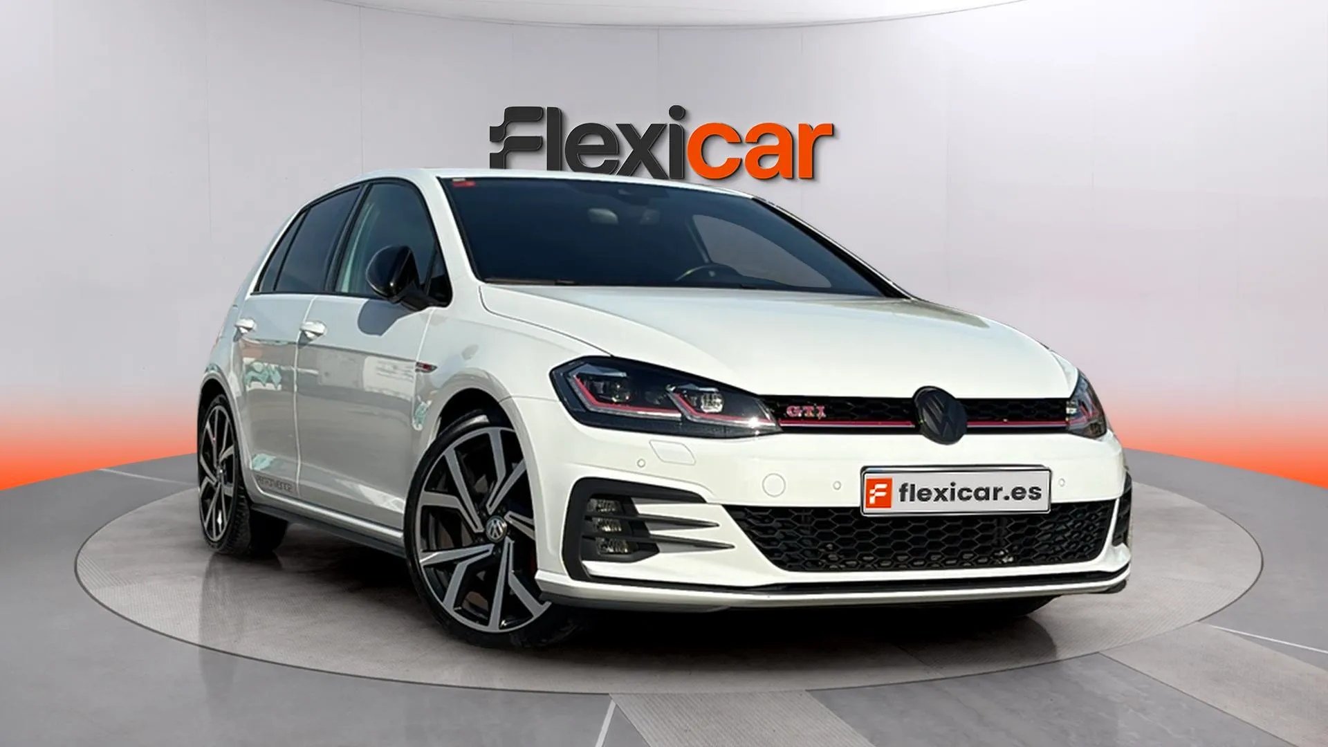 Volkswagen Golf GTI Performance 2.0 TSI DSG - foto 1
