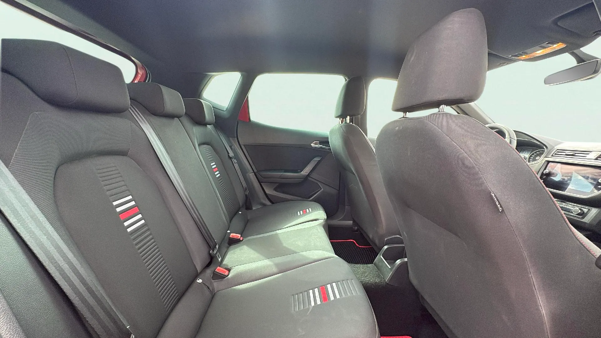 SEAT Arona 1.5 TSI FR - foto 18