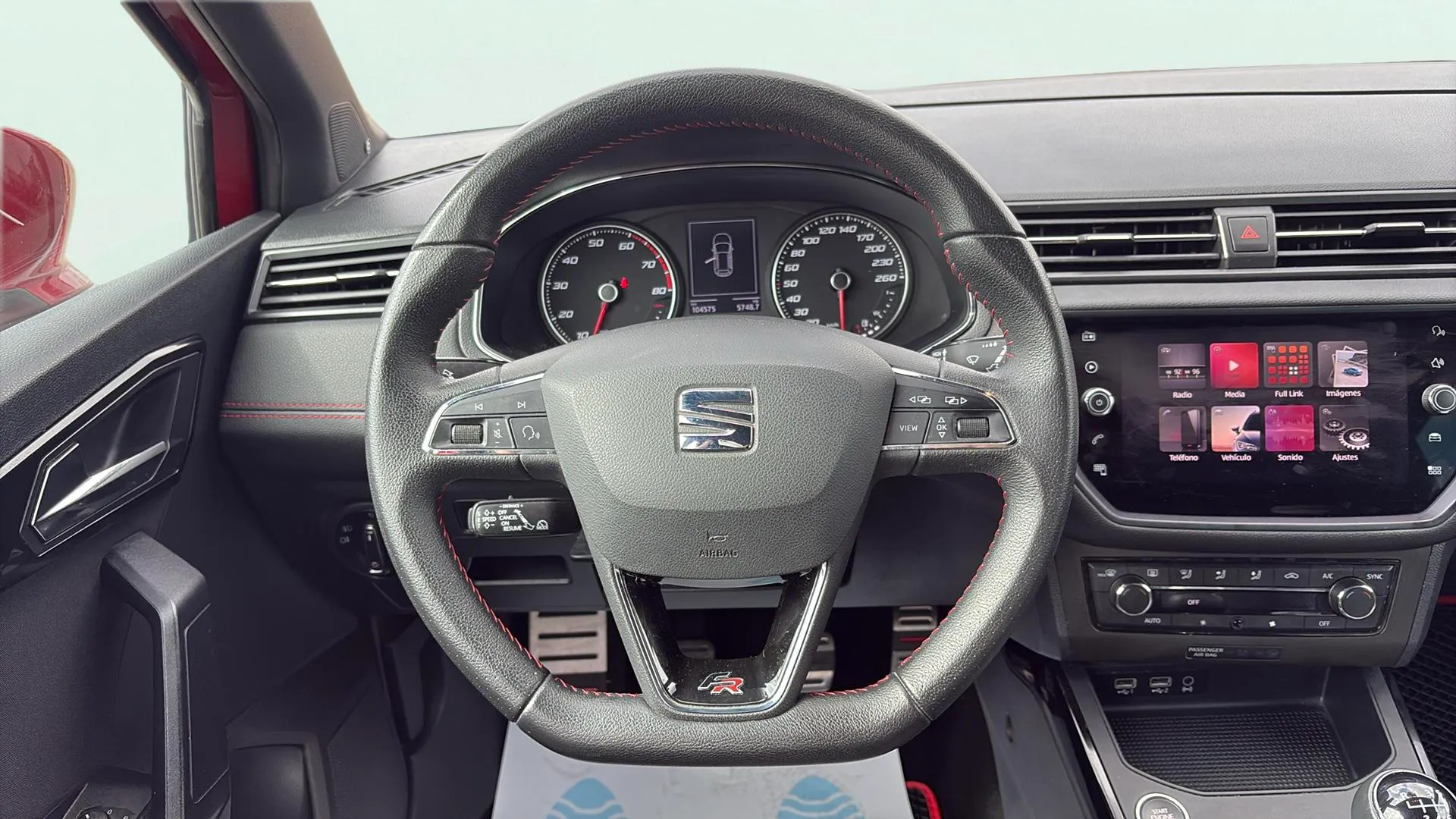 SEAT Arona 1.5 TSI FR - foto 10