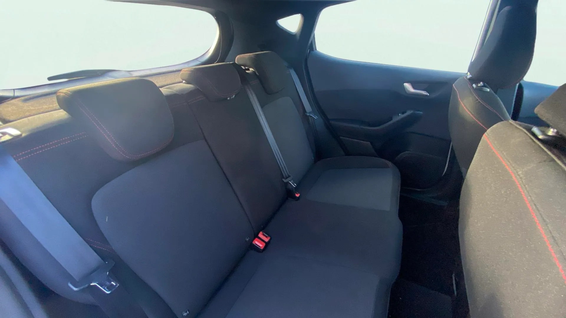 Ford Fiesta 1.0 EcoBoost MHEV Trend - foto 23