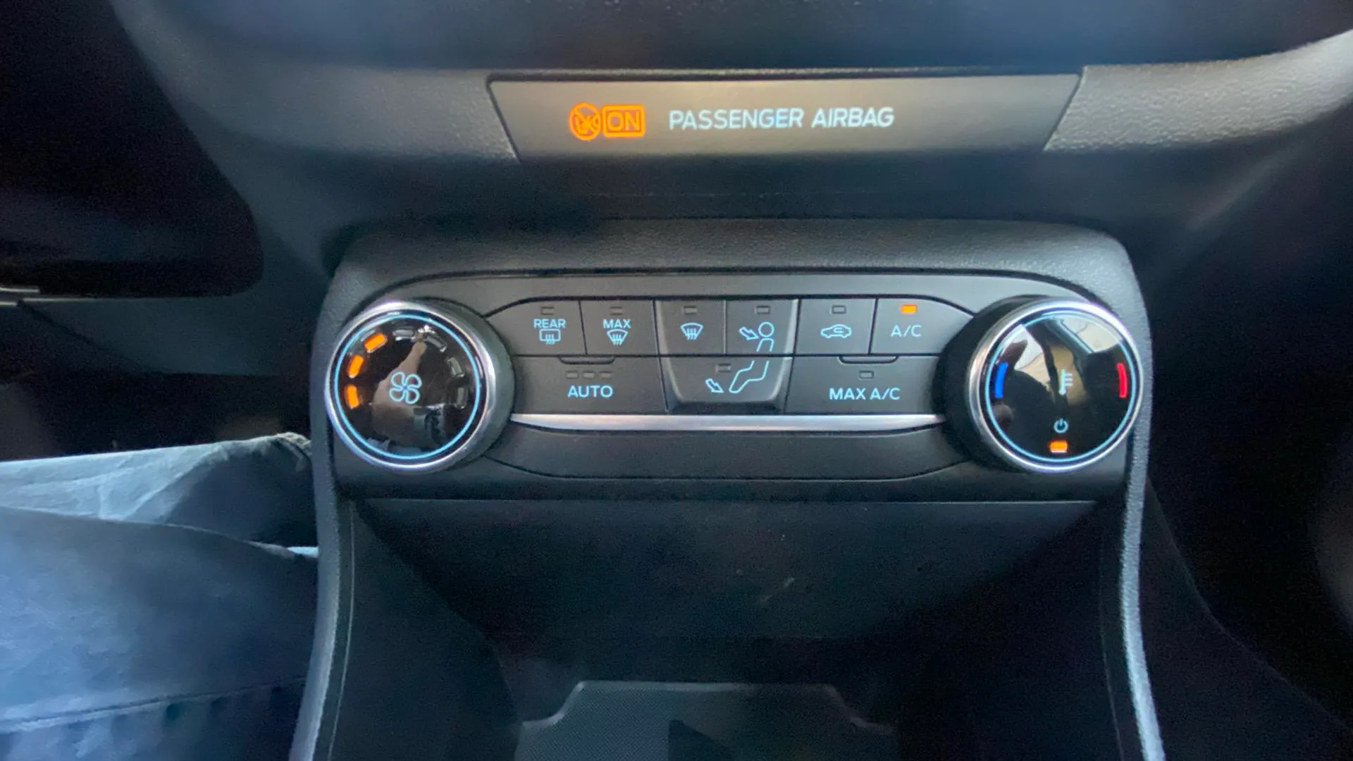 Ford Fiesta 1.0 EcoBoost MHEV Trend - foto 19