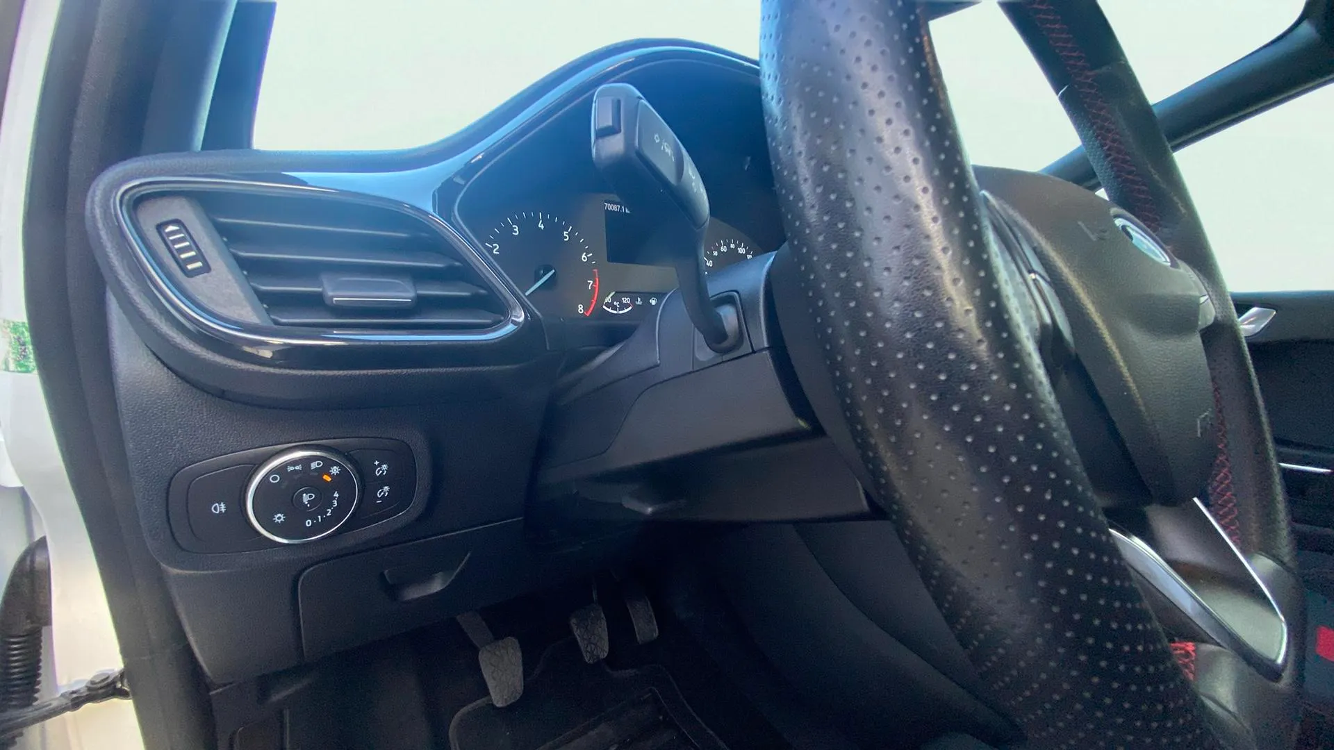 Ford Fiesta 1.0 EcoBoost MHEV Trend - foto 12