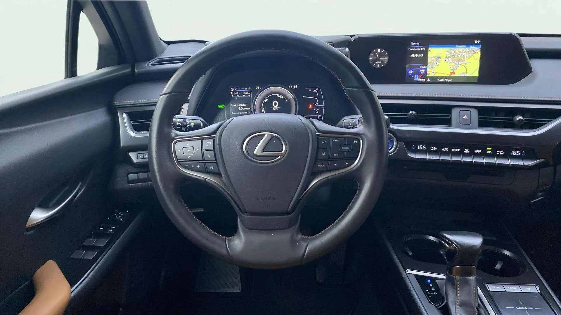 Lexus UX 2.0 250h Business - foto 13