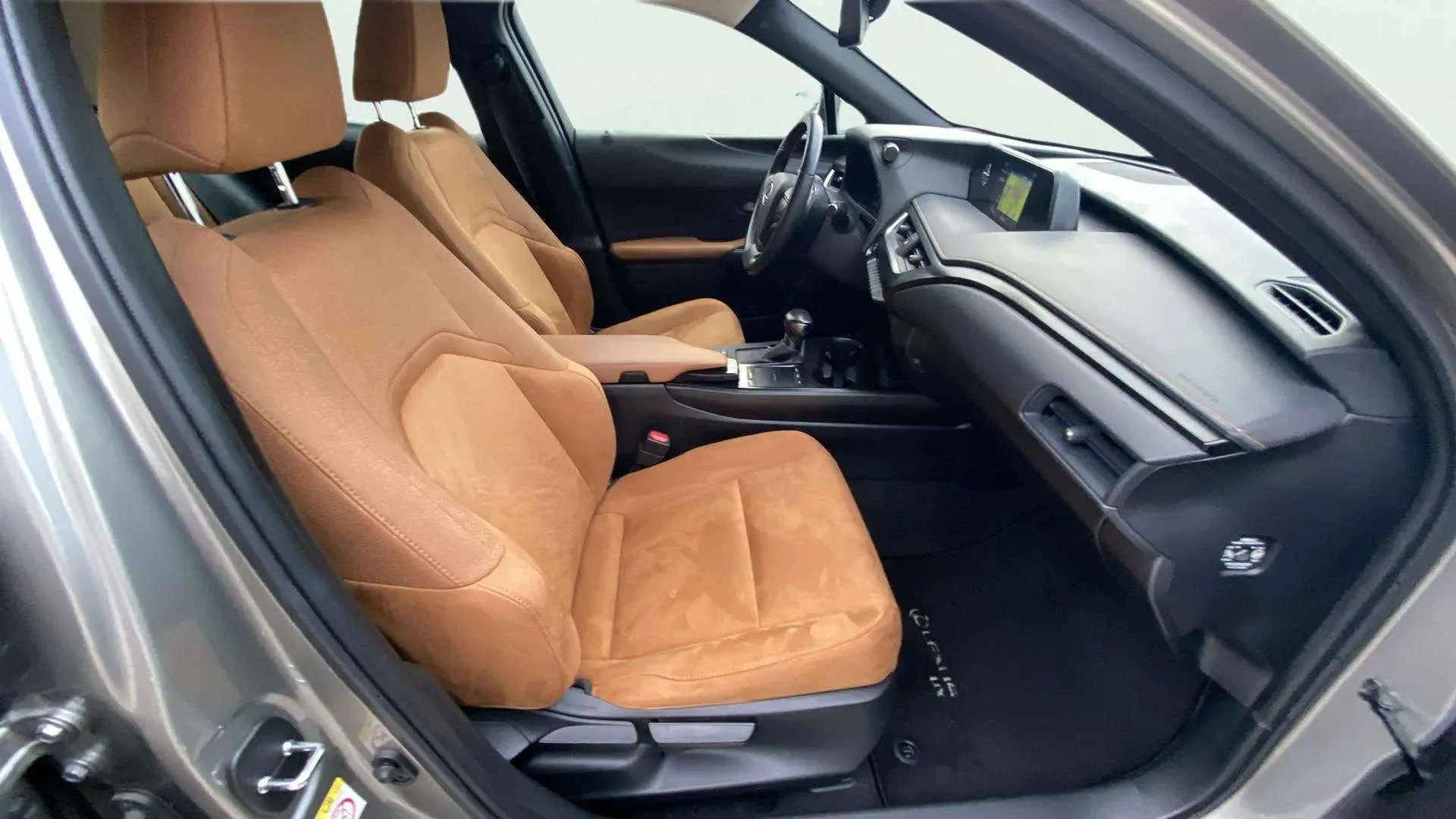 Lexus UX 2.0 250h Business - foto 21